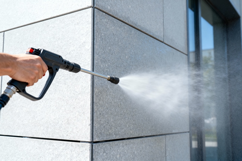 Myjka ciśnieniowa podczas pracy